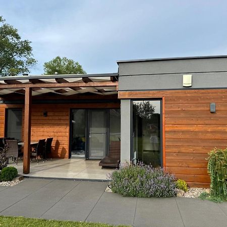 Cisza Bungalows Village / Blisko Natury Nowecin Экстерьер фото